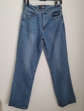 Fashion Nova High Rise Straight Leg Jeans Medium Wash Size 5 Streetwear Casual